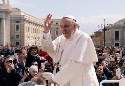 Pope Francis waving to crowd